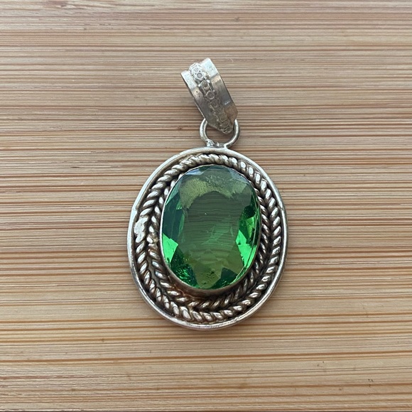 Silver Large Green Stone Necklace Pendant - Picture 8 of 11